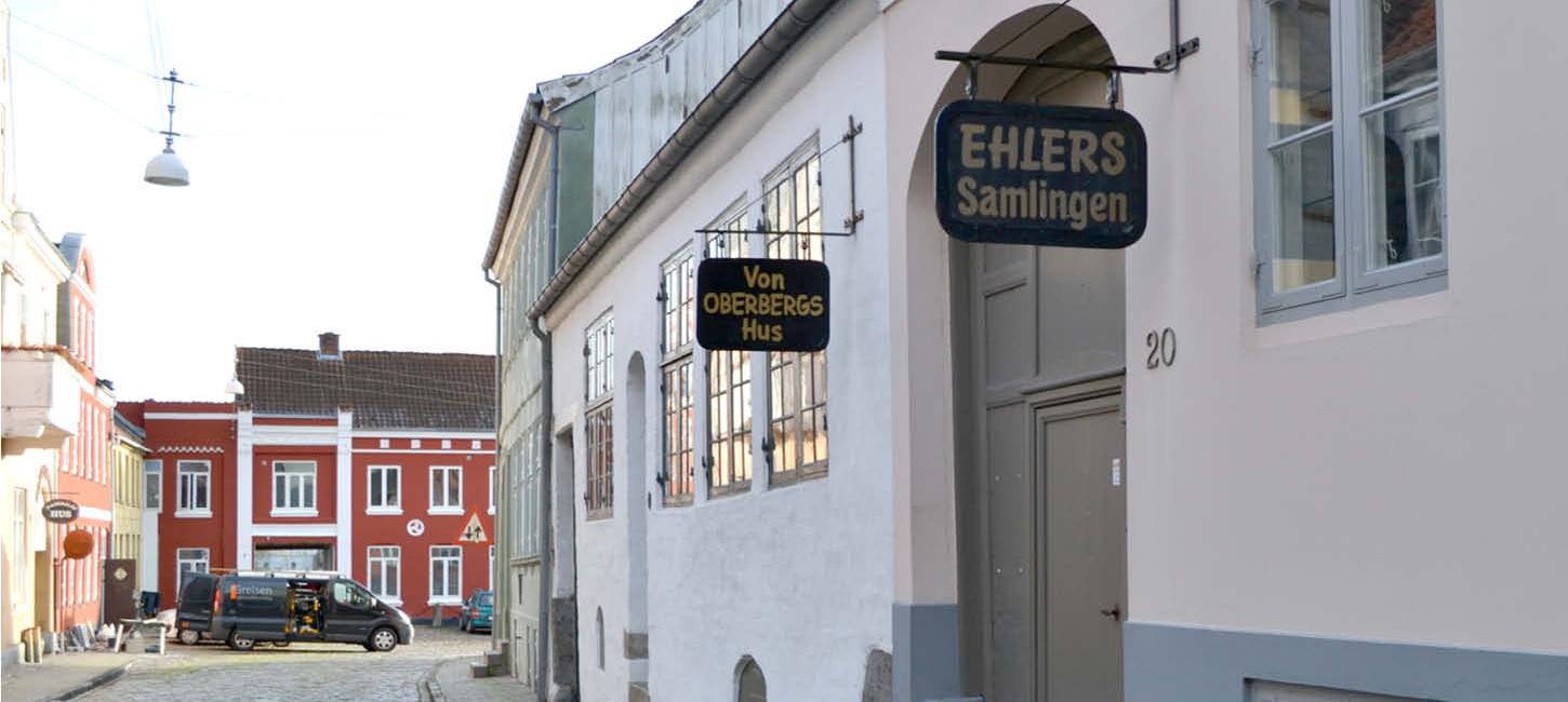 Indgangen til Ehlers Samlingen og Von Oberbergs Hus i Haderslev