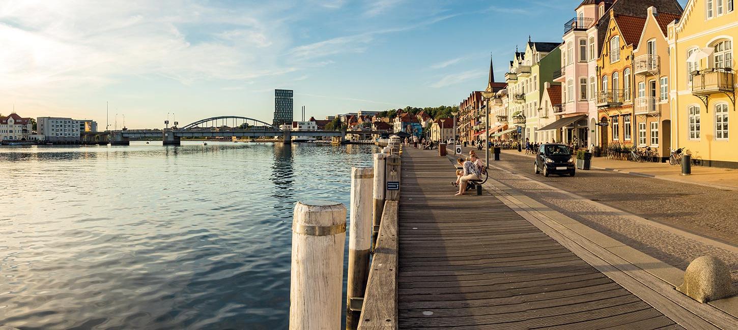 Sommerabend am Sønderborg Hafen