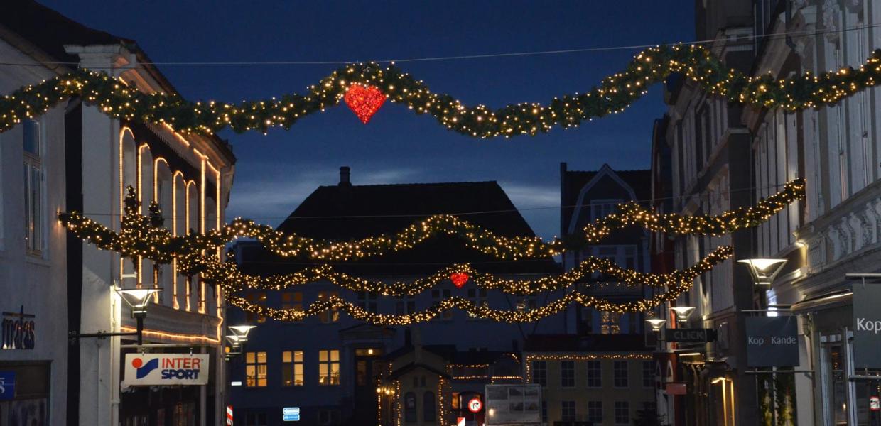 Gågaden i Aabenraa med julebelysning