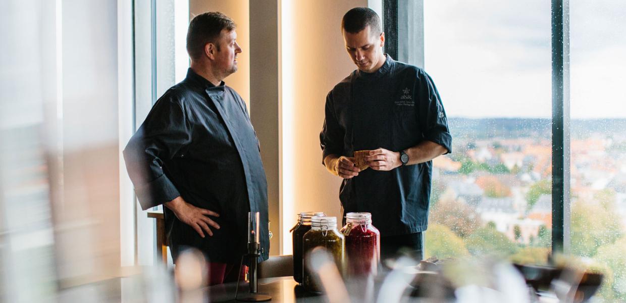 Jesper Koch og Peter Rødsgaard i Restaurant Syttende på Alsik Hotel og Spa