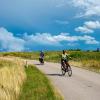 Radfahrer auf der Vestkystrute (Westküstenroute)