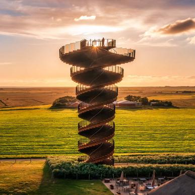Marsk Tower på en sommerdag 