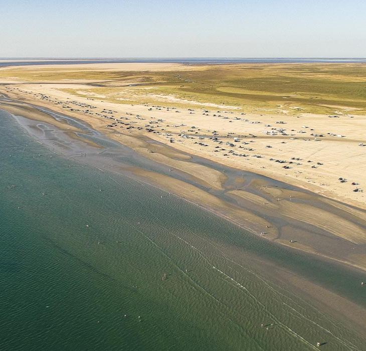 Luftfoto af Lakolk Strand på Rømø - strand, vand og klitter